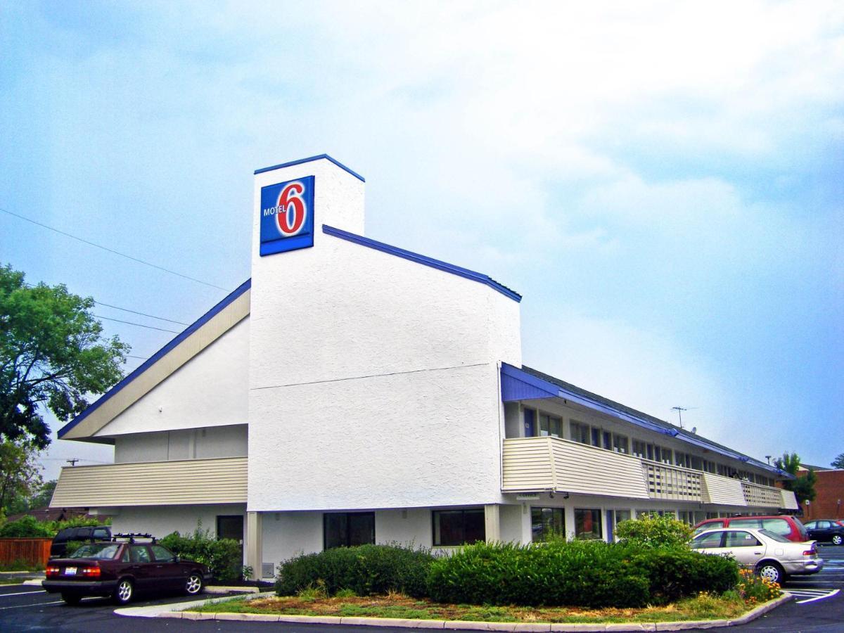 Motel 6 Columbus Oh - Osu North Buitenkant foto