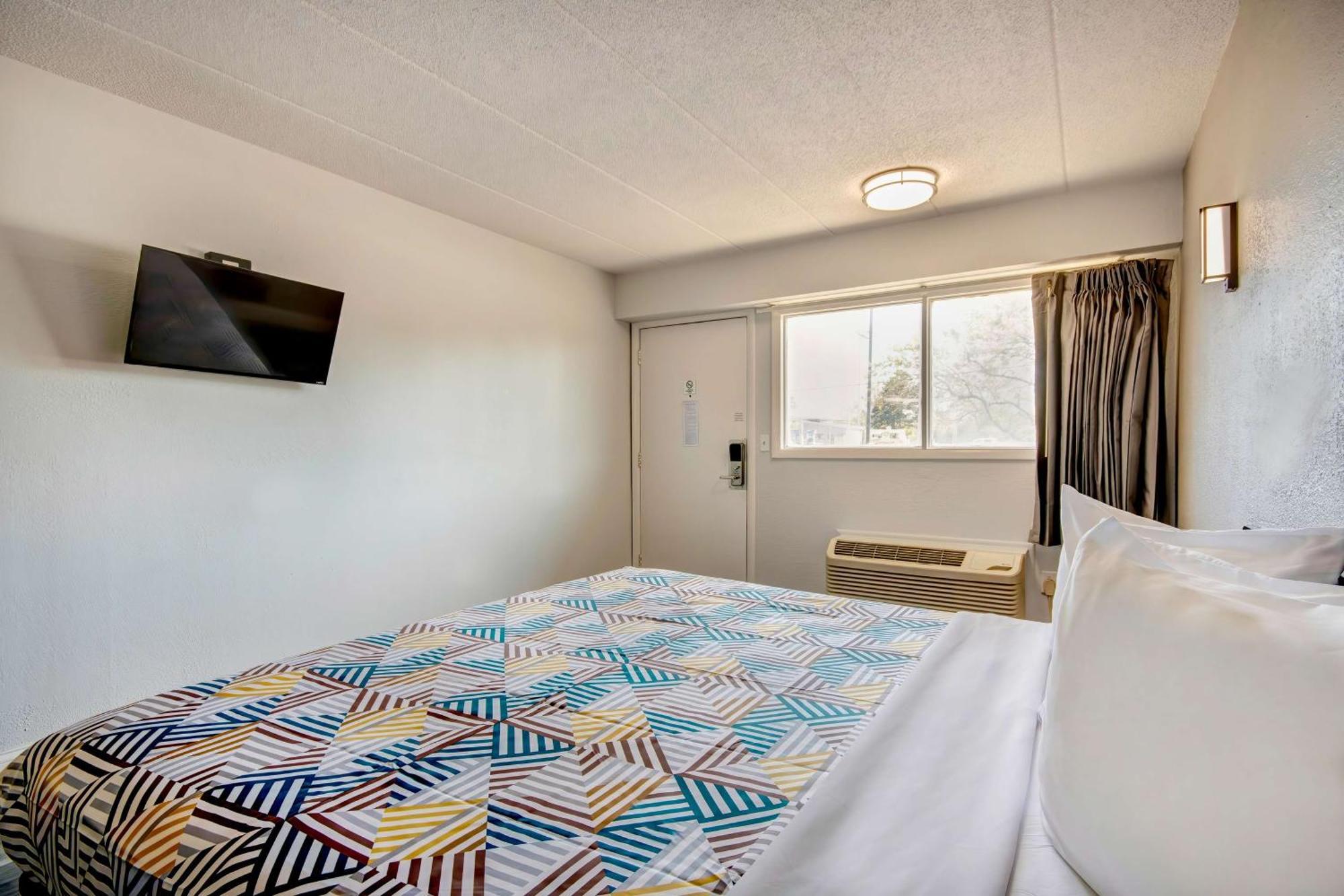 Motel 6 Columbus Oh - Osu North Buitenkant foto