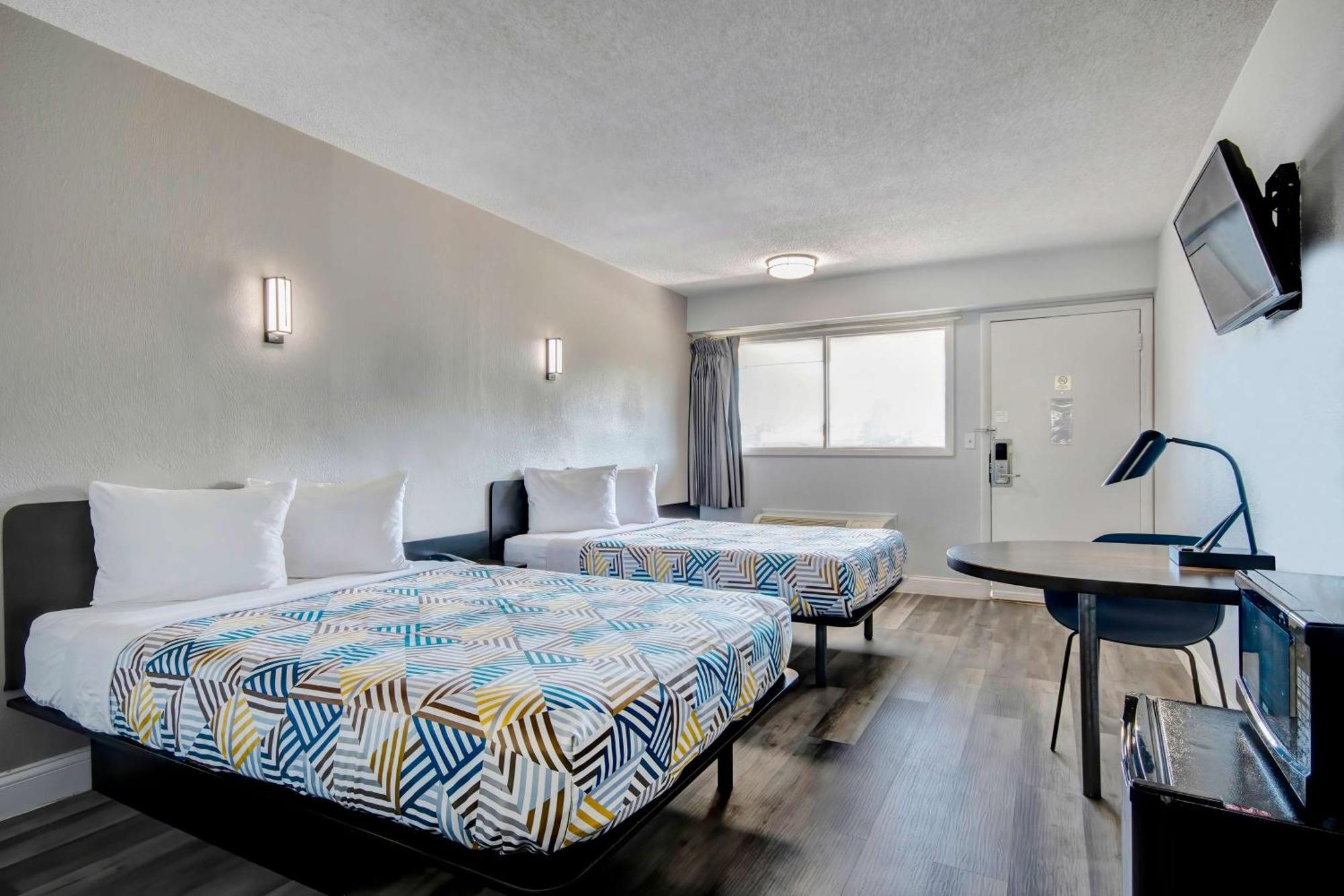 Motel 6 Columbus Oh - Osu North Buitenkant foto